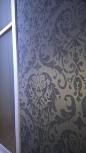papier peint dans couloir
