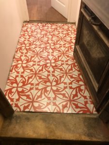 Carreaux de ciment dans une entrée