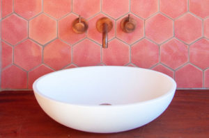 terre cuite faience rose craquelé-Giraffe-Pink-ARBORESCENCE-sud-ouest