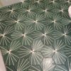 Carreau hexagonal Eclair fond vert